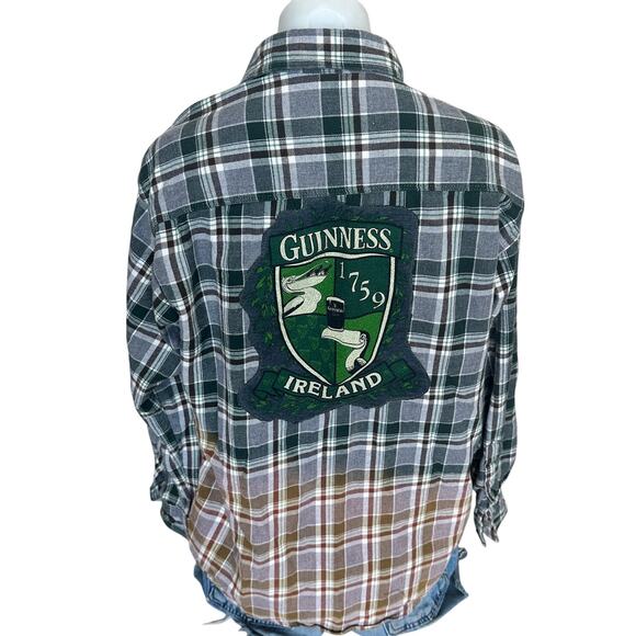 Guinness Beer Flannel Plaid Shirt MEDIUM Oversized Unique Upcycled Retro Toucan - Picture 1 of 6